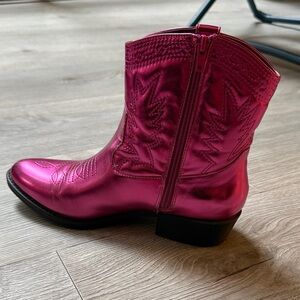 Coconuts by Matisse Shiny Pink Cowboy Boots